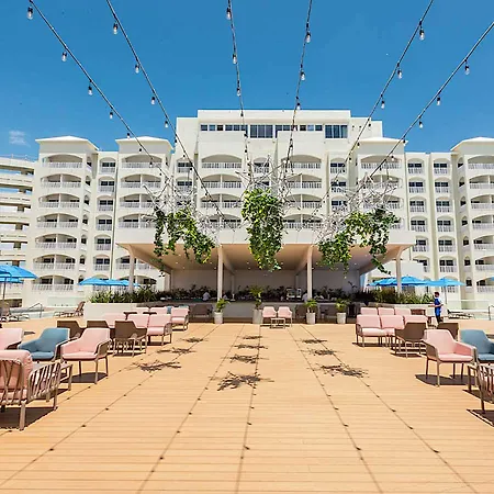Hilton Cancun Mar Caribe All-Inclusive Resort-3