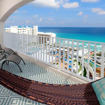Hilton Cancun Mar Caribe All-Inclusive Resort-2